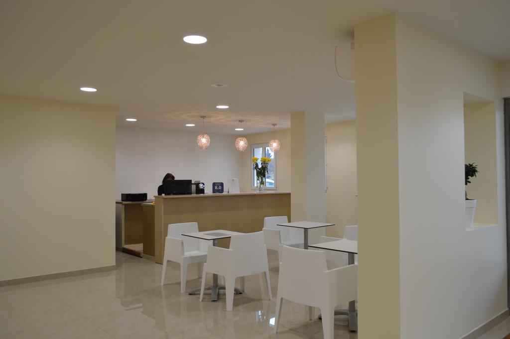 Appart'Hotel Et Chambres Essentiel Spa Arles Extérieur photo