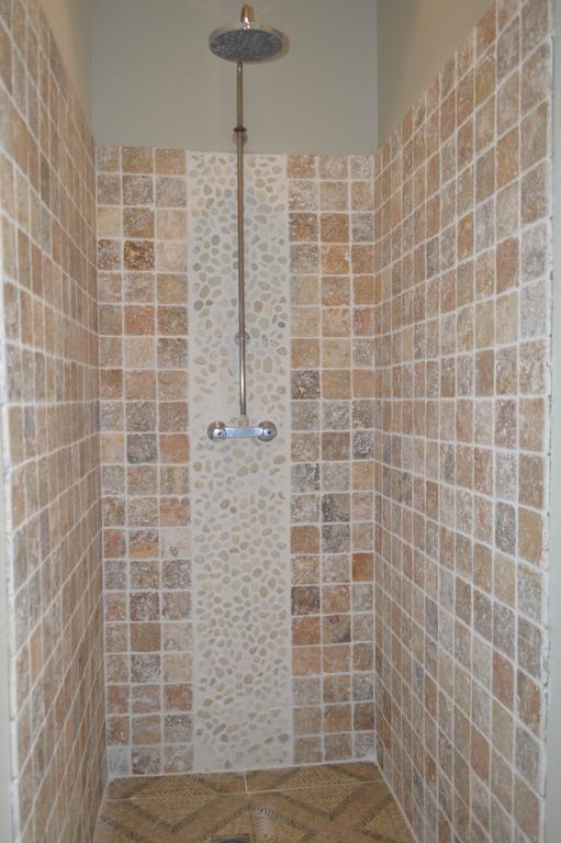 Appart'Hotel Et Chambres Essentiel Spa Arles Chambre photo