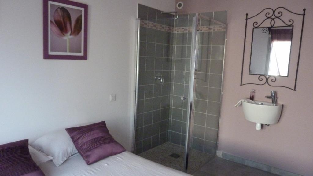 Appart'Hotel Et Chambres Essentiel Spa Arles Chambre photo