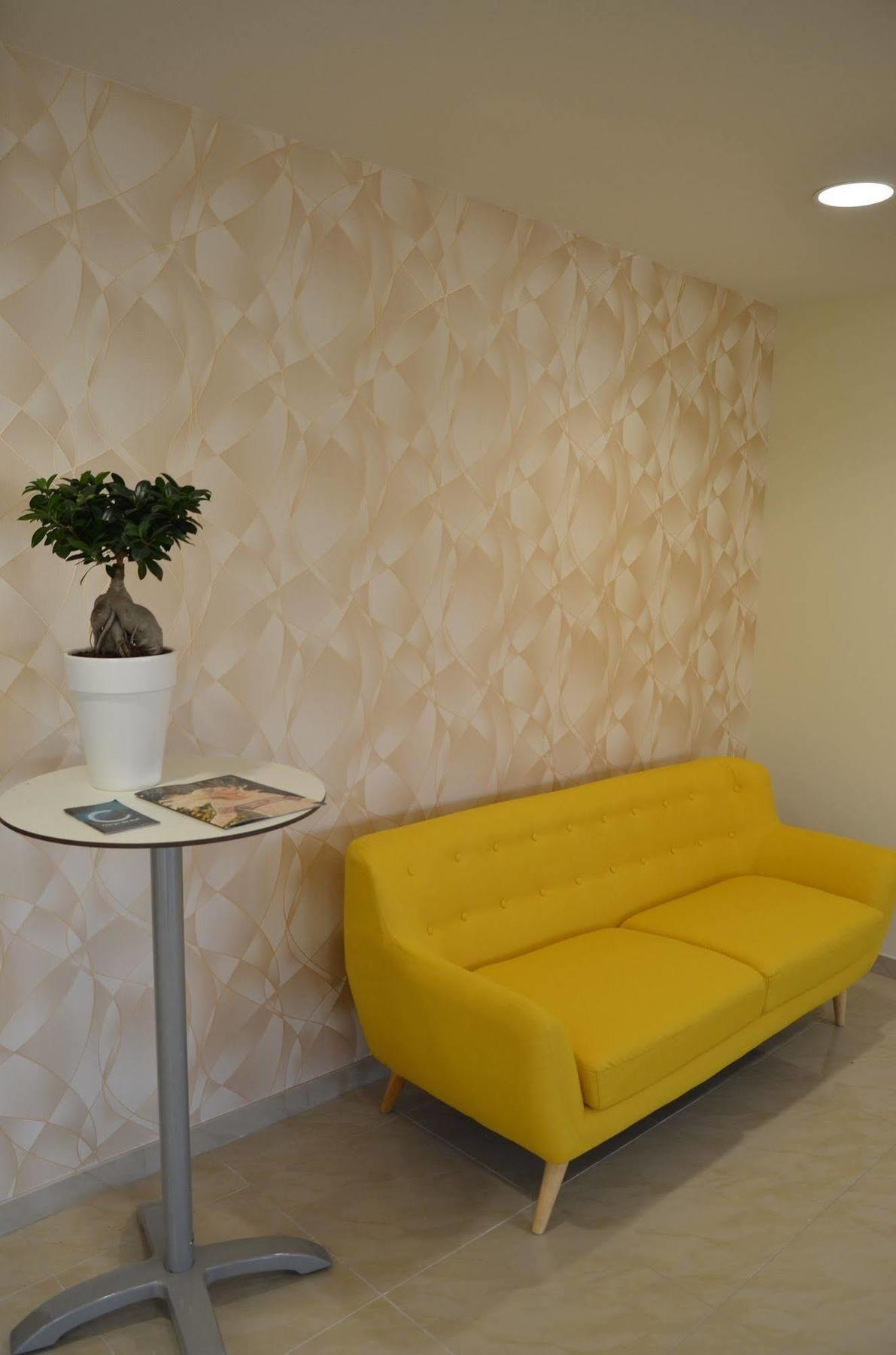 Appart'Hotel Et Chambres Essentiel Spa Arles Extérieur photo
