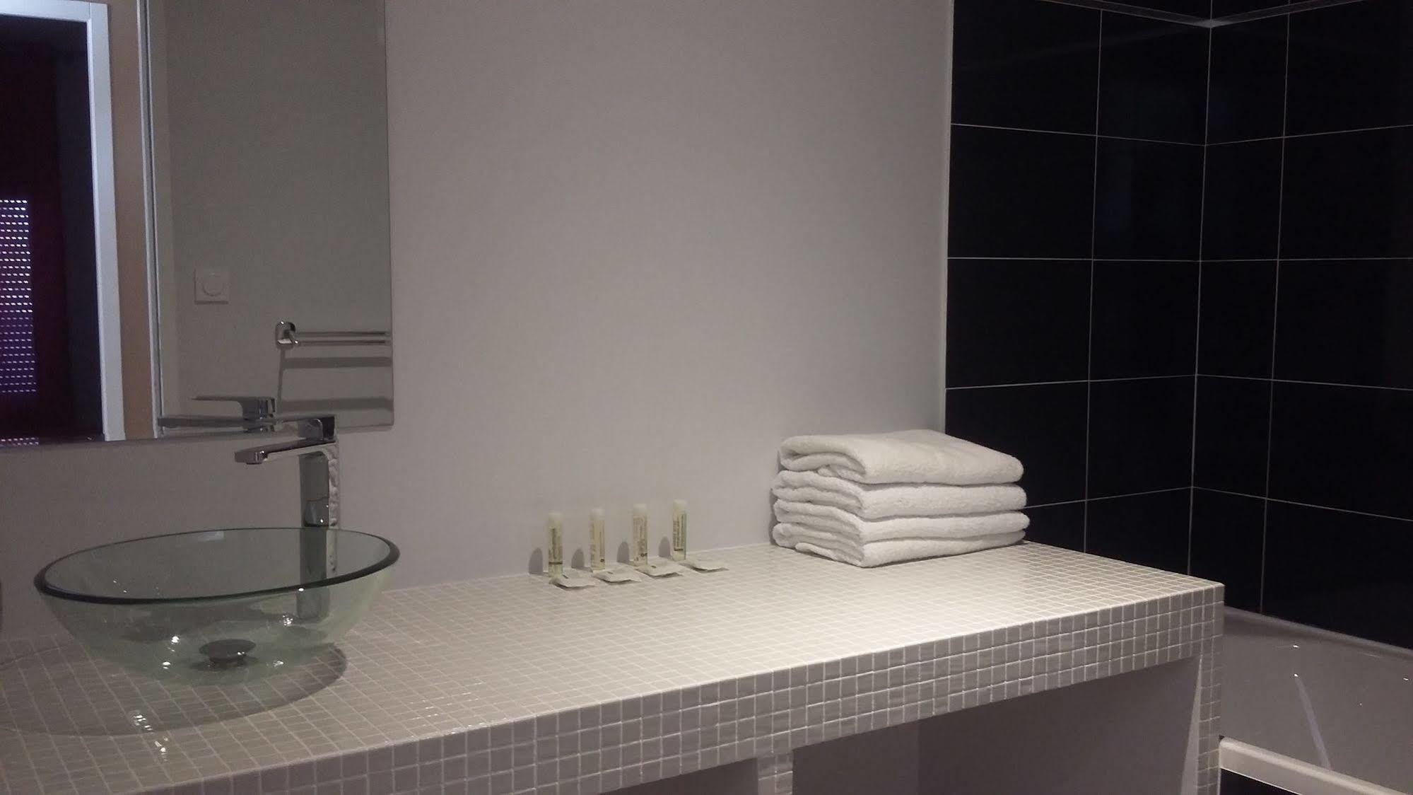 Appart'Hotel Et Chambres Essentiel Spa Arles Extérieur photo