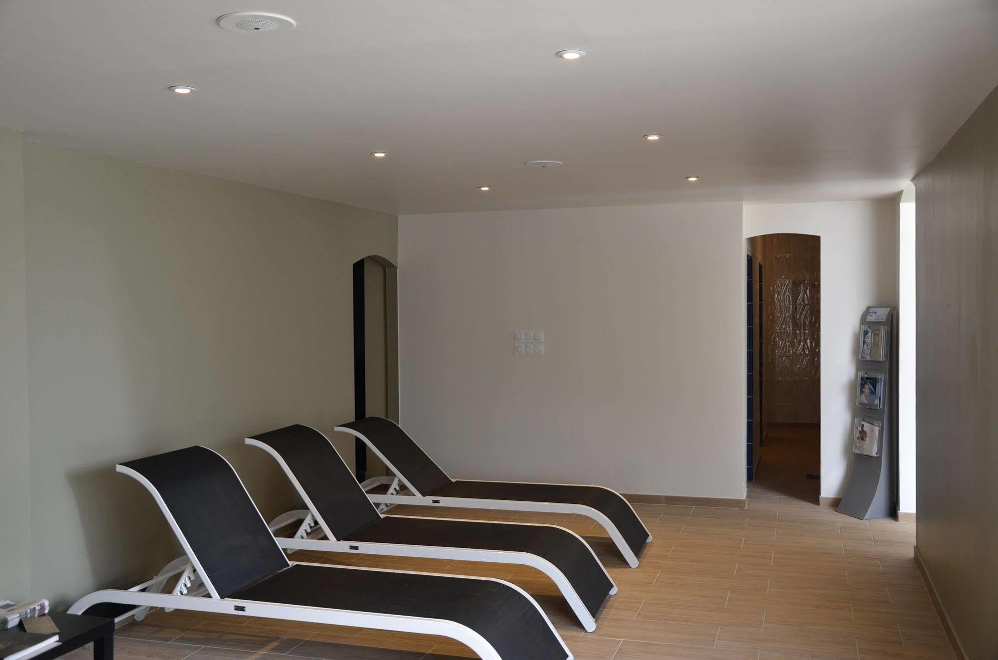 Appart'Hotel Et Chambres Essentiel Spa Arles Extérieur photo
